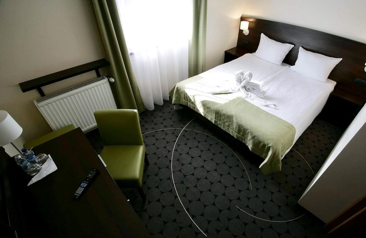 Aparthotel Travel Krasków Dış mekan fotoğraf