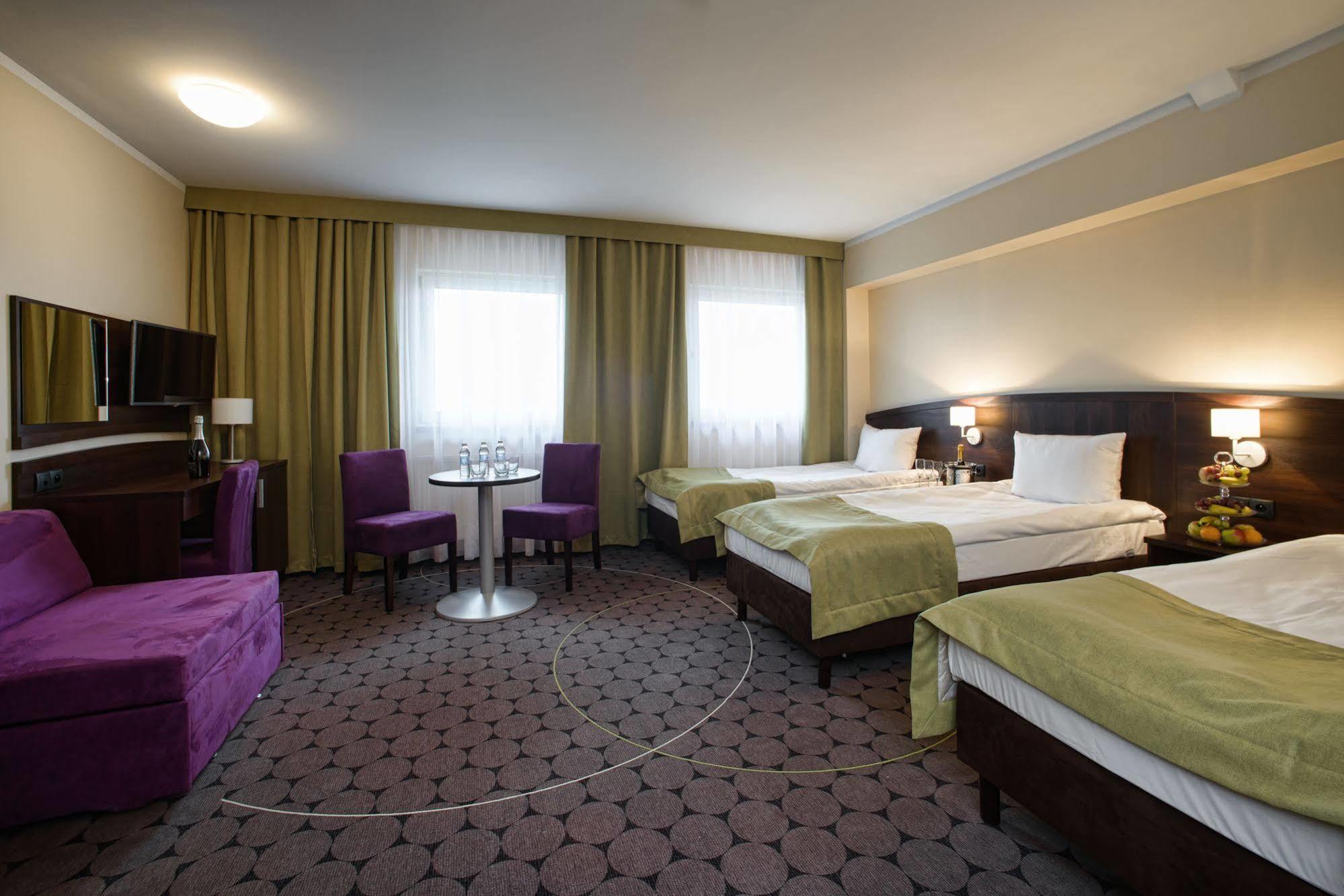 Aparthotel Travel Krasków Dış mekan fotoğraf